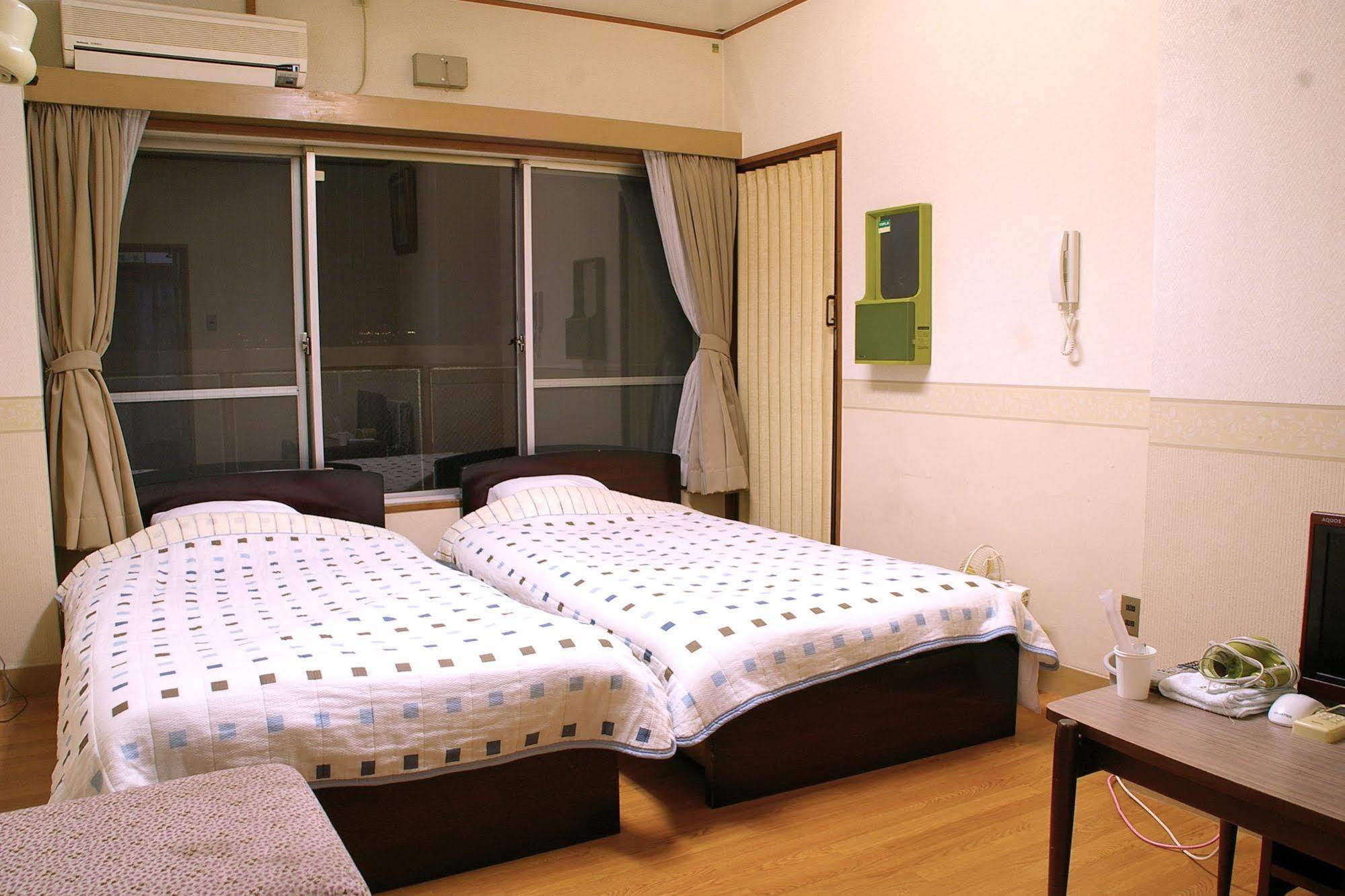 Yamabe Hotel Tenri Bagian luar foto